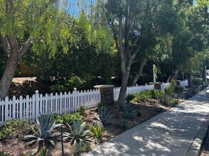 28433 Mayfair Dr in Santa Clarita, CA - Building Photo - Building Photo