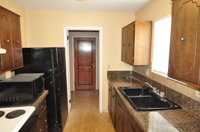 824 N Pass Rd in Montgomery, AL - Building Photo - Building Photo