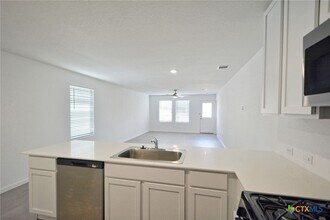 3744 Axis Hl St in New Braunfels, TX - Building Photo - Building Photo