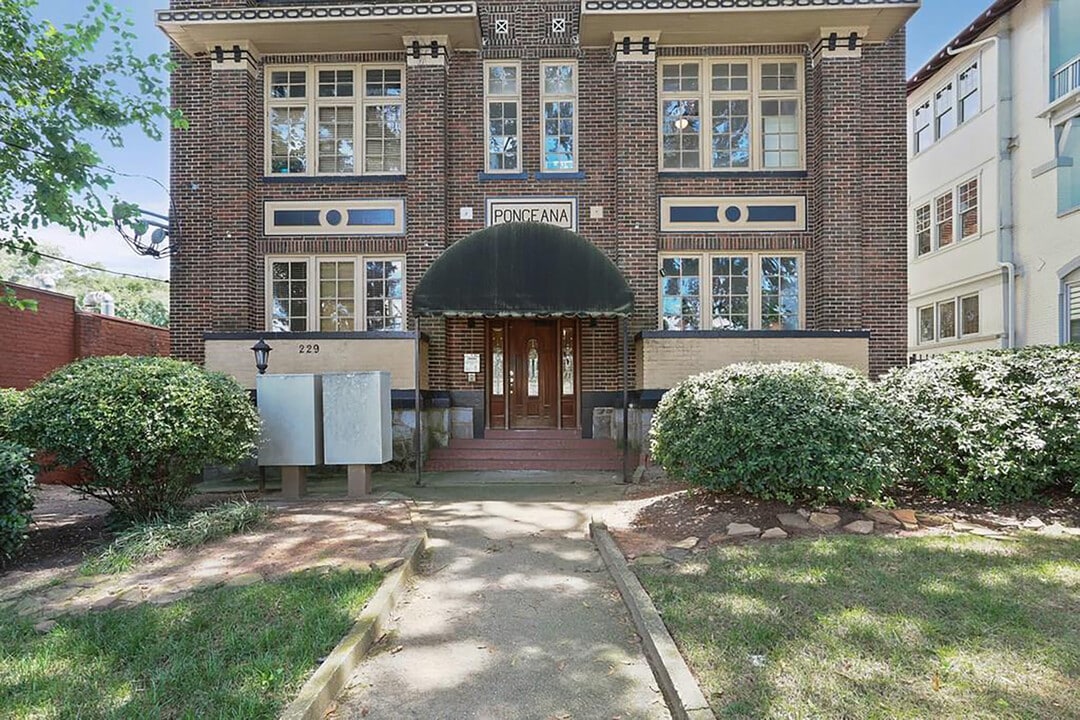 229 Ponce De Leon Ave NE in Atlanta, GA - Building Photo