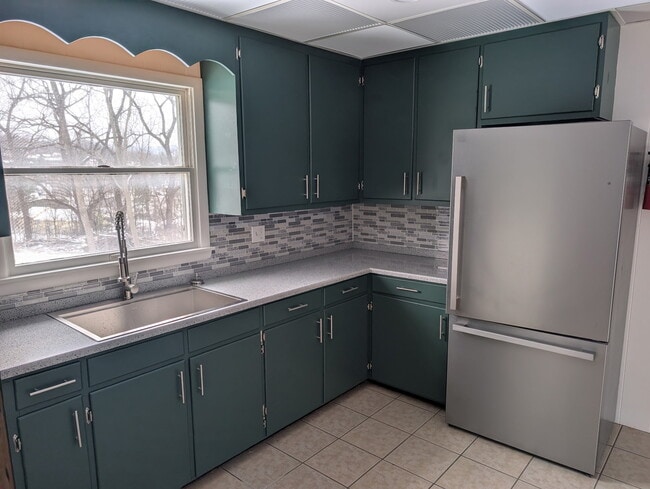 2138 Mountain View Ave, Unit 2138 in State College, PA - Building Photo - Building Photo