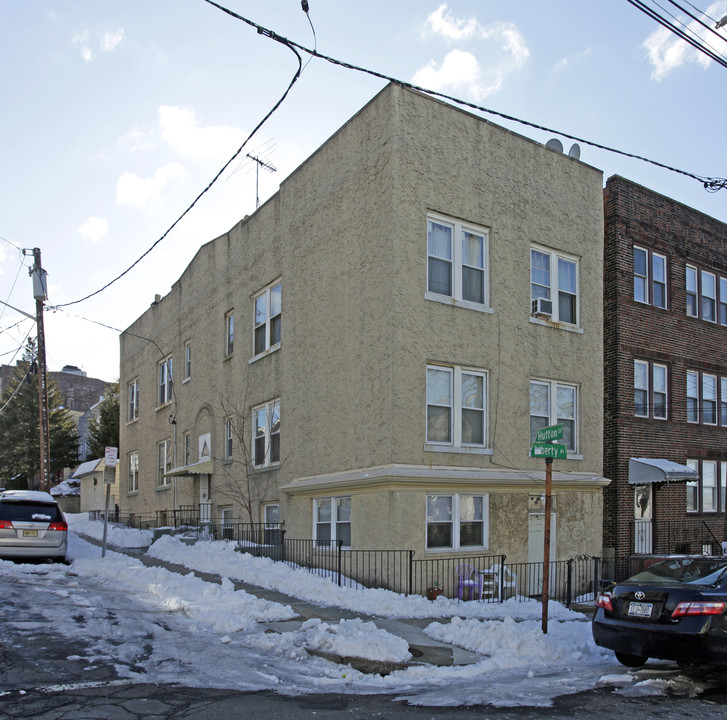 316 Liberty Ave in Jersey City, NJ - Building Photo