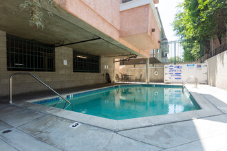 7013 Haskell Ave in Van Nuys, CA - Building Photo - Other