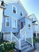 65 1/2 Roseneath Ave in Newport, RI - Building Photo