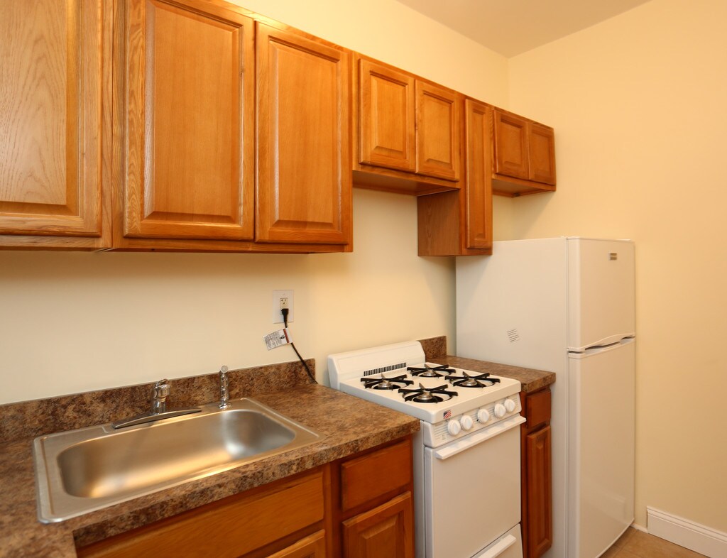 Stratford Court Apartments Lansdowne, PA Apartments