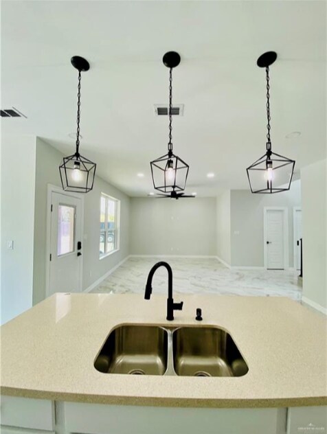 5316 N Crown Point in Pharr, TX - Building Photo - Building Photo