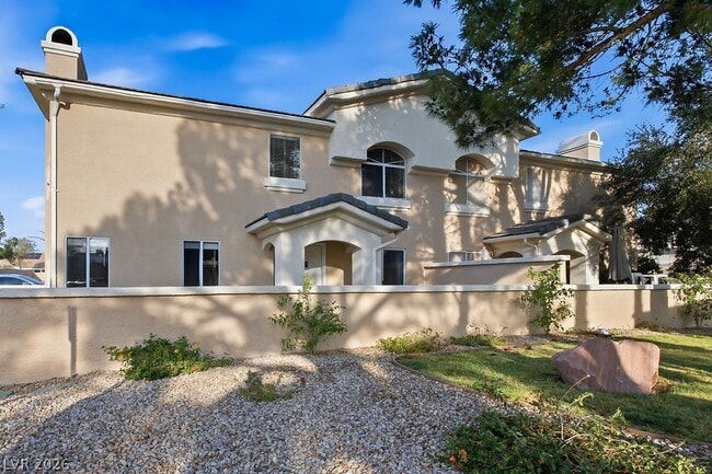 910 Elegant Coral Ave in Henderson, NV - Building Photo - Building Photo