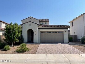 955 E Holland Park Dr in Gilbert, AZ - Building Photo
