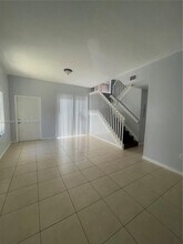 10666 SW 7th St in Pembroke Pines, FL - Building Photo - Building Photo