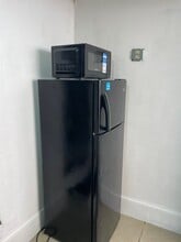 3131 W 16th Ave, Unit 205 in Hialeah, FL - Building Photo - Building Photo