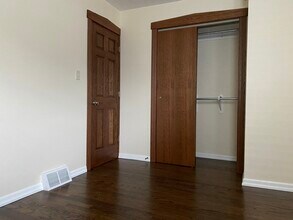 2346 W Dickens Ave in Chicago, IL - Building Photo - Building Photo
