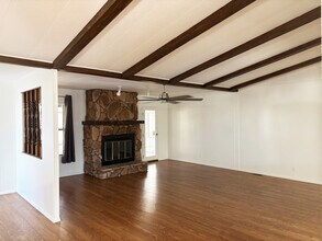 3275 Chimayo Ln in Las Vegas, NV - Foto de edificio - Building Photo