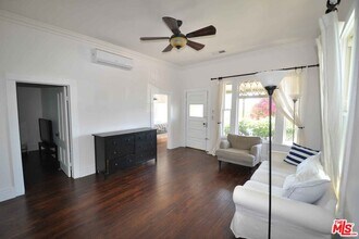 2315 2nd St in Santa Monica, CA - Building Photo - Building Photo