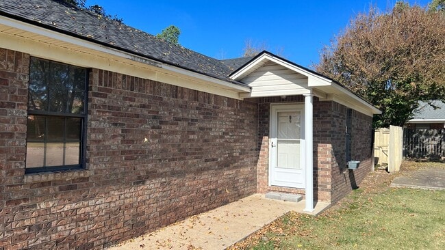 803 E N St in Russellville, AR - Building Photo - Building Photo
