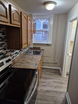 371 Manchester St in Manchester, NH - Building Photo