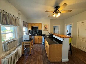 35 Brewer St in Newport, RI - Building Photo - Building Photo