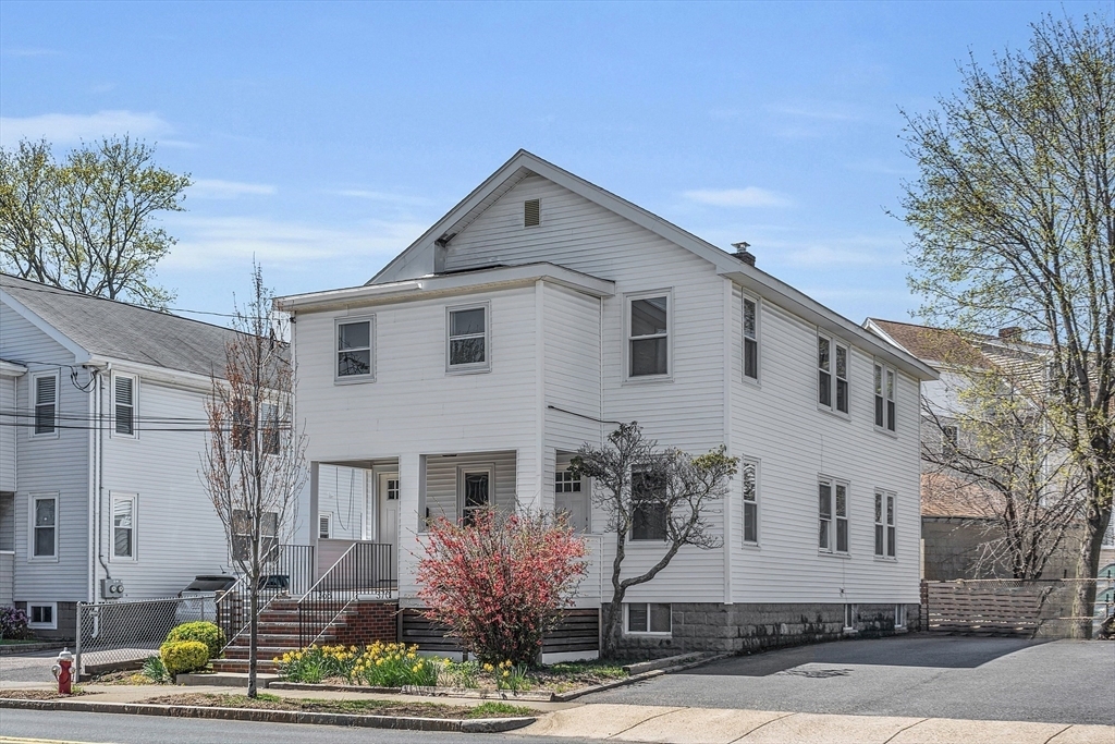 370 Arlington St, Unit 2 in Watertown, MA - Building Photo