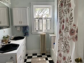 105 Montgomery St, Unit 1 in Cambridge, MA - Building Photo - Building Photo