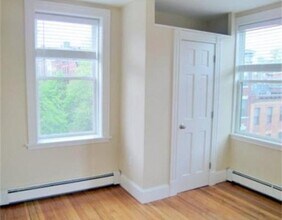 55 Phillips St, Unit 7 in Boston, MA - Foto de edificio - Building Photo