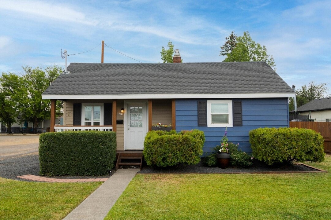 415 SW Black Butte Blvd in Redmond, OR - Building Photo