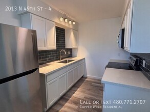2013 N 49th St in Phoenix, AZ - Building Photo - Building Photo