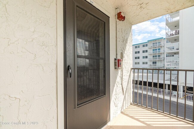 199 Jimmy Buffett Mem Hwy, Unit B-201