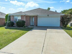 836 Cedar Ridge Ln in Burleson, TX - Building Photo - Building Photo