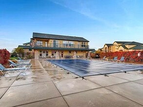 7222 S Blackhawk St in Englewood, CO - Building Photo - Building Photo