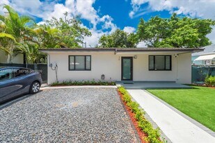 70 NW 47th Terrace in Miami, FL - Building Photo