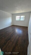 15205 NE 6th Ave in Miami, FL - Building Photo - Building Photo