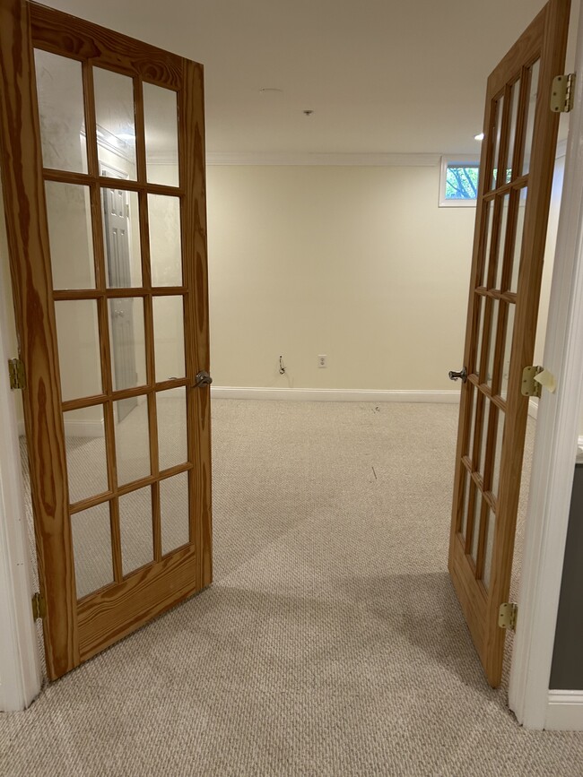 9809 Hammer Ln in Upper Marlboro, MD - Foto de edificio - Building Photo