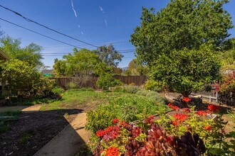 1121 Mercer Ave in Ojai, CA - Building Photo - Building Photo