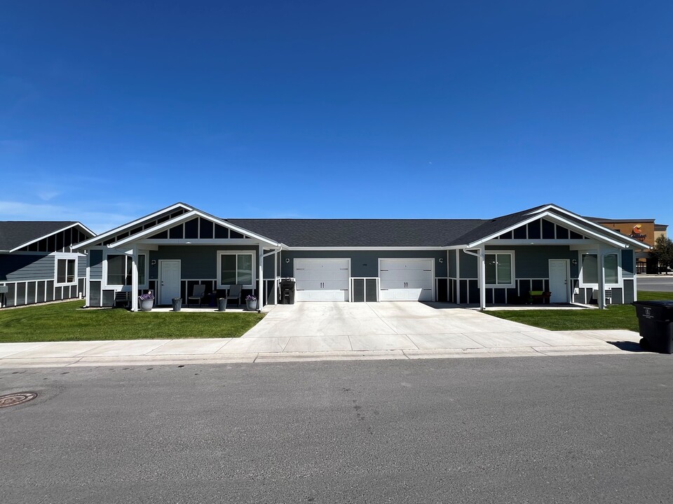 Queens Ann Patio Home Apartments in Helena, MT - Building Photo