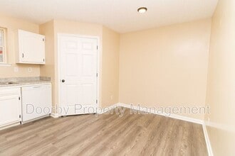 2425 Ashmore Ave, Unit Unit 4 in Chattanooga, TN - Building Photo - Building Photo