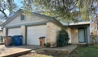 8011 Tuscarora Trail in Austin, TX - Building Photo