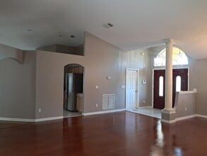 242 SW Amesbury Ave in Port St. Lucie, FL - Building Photo - Building Photo