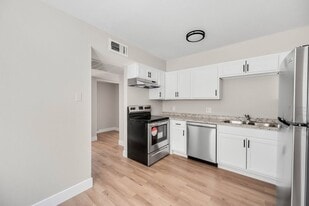 2814 E Le Marche Ave in Phoenix, AZ - Building Photo