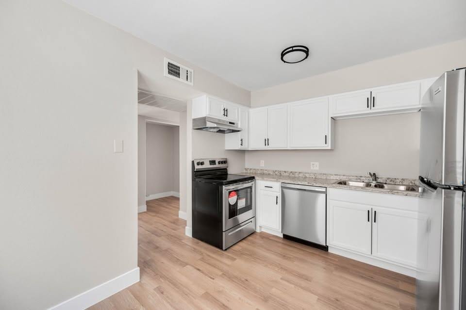 2814 E Le Marche Ave in Phoenix, AZ - Building Photo