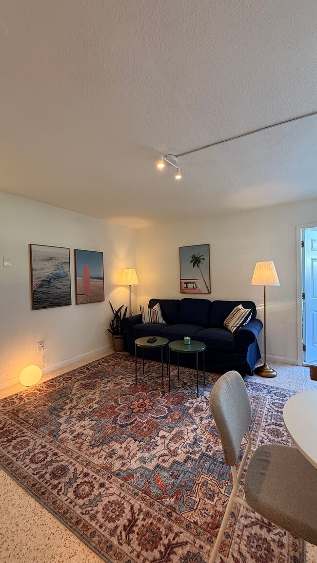 13378 1st St E, Unit 2 bedroom apartment in Madeira Beach, FL - Building Photo - Building Photo