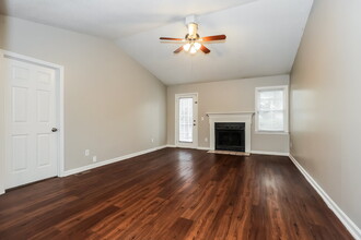 585 Heritage Ln in Nashville, TN - Building Photo - Building Photo