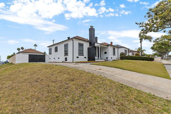 9829 S 7th Ave in Inglewood, CA - Foto de edificio - Building Photo