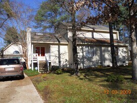 10040 Stonemill Rd in Richmond, VA - Building Photo