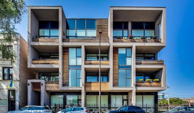 property at 2424 W Chicago Ave