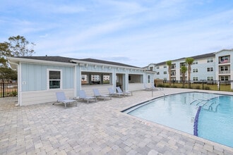 Ascend At Woodlands in Pace, FL - Foto de edificio - Building Photo
