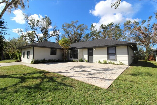 26125 61st Ave E in Myakka City, FL - Foto de edificio - Building Photo