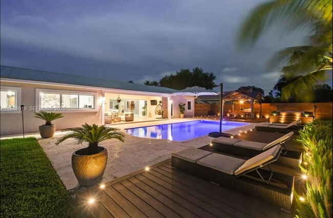 7101 W Lake Dr in West Palm Beach, FL - Building Photo - Building Photo