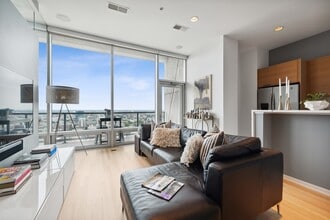 500 W Superior St in Chicago, IL - Building Photo - Building Photo