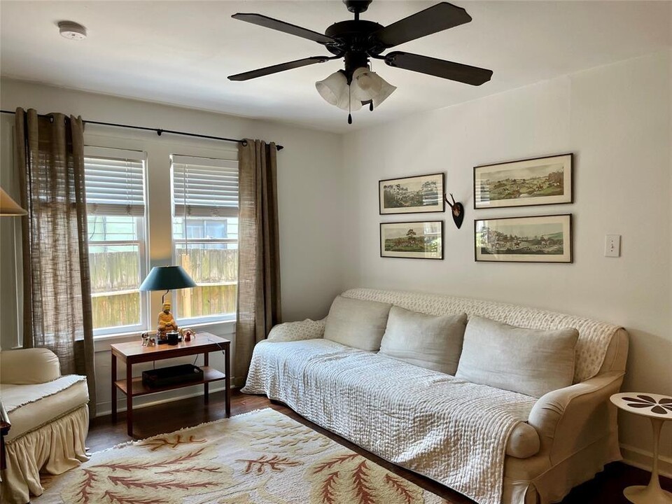 429 Hawthorne St-Unit -7 in Houston, TX - Building Photo