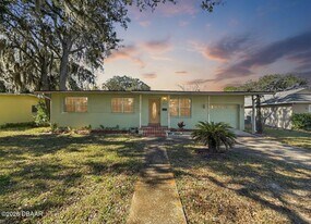 632 Tarragona Way in Daytona Beach, FL - Building Photo