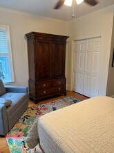 410 E 56th St, Unit Furnished Main House in Savannah, GA - Foto de edificio - Building Photo